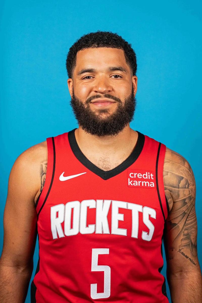 记者：下个月刘祝润就要当爸爸了，孩子会在大连出生（记者：刘祝润下月升级当爸，宝宝将于大连诞生）