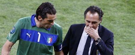 多纳鲁马：1-2之后我们就放弃了比赛，这绝对不应该发生（多纳鲁马直言：比分变成1-2后我们选择了放弃，这绝不能发生）