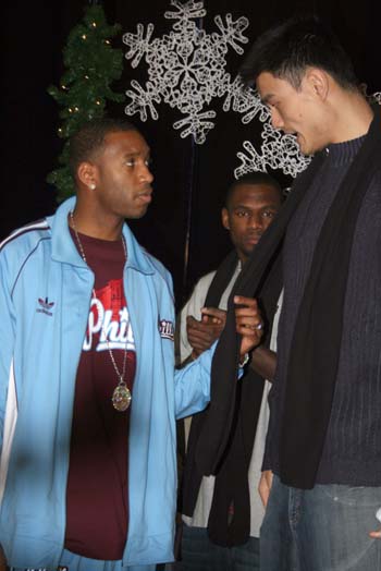 西媒：巴萨对阿拉维斯门票系统崩溃，球迷高喊反拉波尔塔口号（西媒：巴萨对阵阿拉维斯售票系统宕机，球迷高呼反拉波尔塔口号）