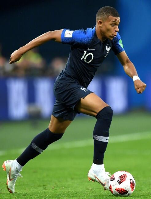 邮报：切尔西想为马帅提供足够的阵容厚度，每位置至少会有2人（邮报：切尔西计划为马帅打造充足阵容，各位置至少配备两名球员）